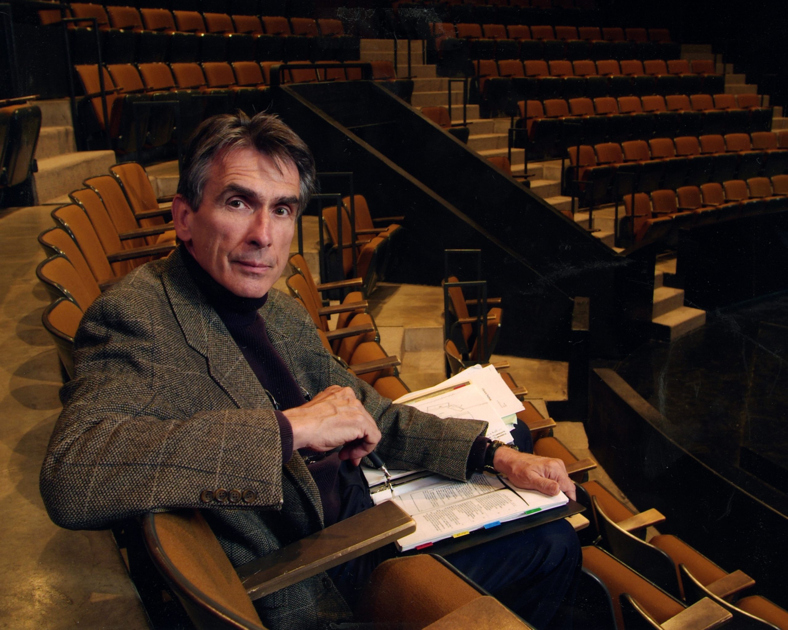 2005 Carlson Award Winner, Robert Gardner, Theatre and Dance Department