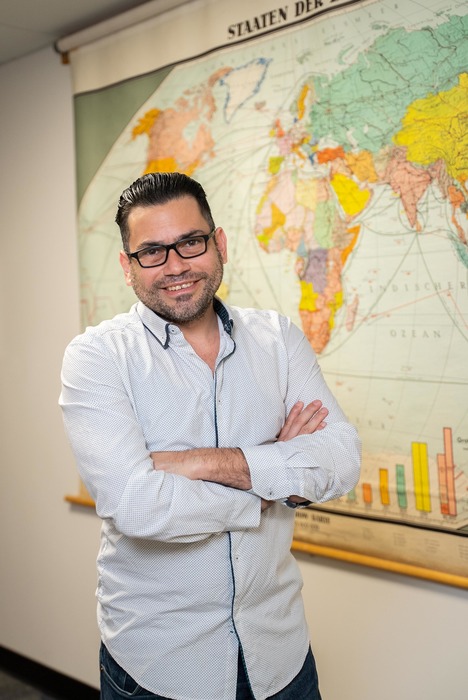 Carlos Mejía Suárez, 2024-25 Faculty Scholarly Accomplishment Award Winner